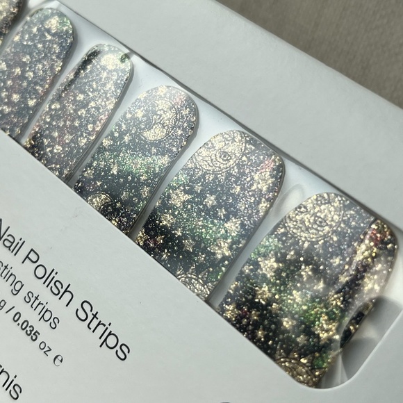 Infinity Love  💅✨ Color STREET NEW Sealed - Long Lasting Nail Polish Strips - Picture 5 of 8